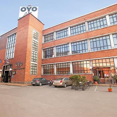 Oyo Hotel Parque Empresarial Αβιλές Εξωτερικό φωτογραφία