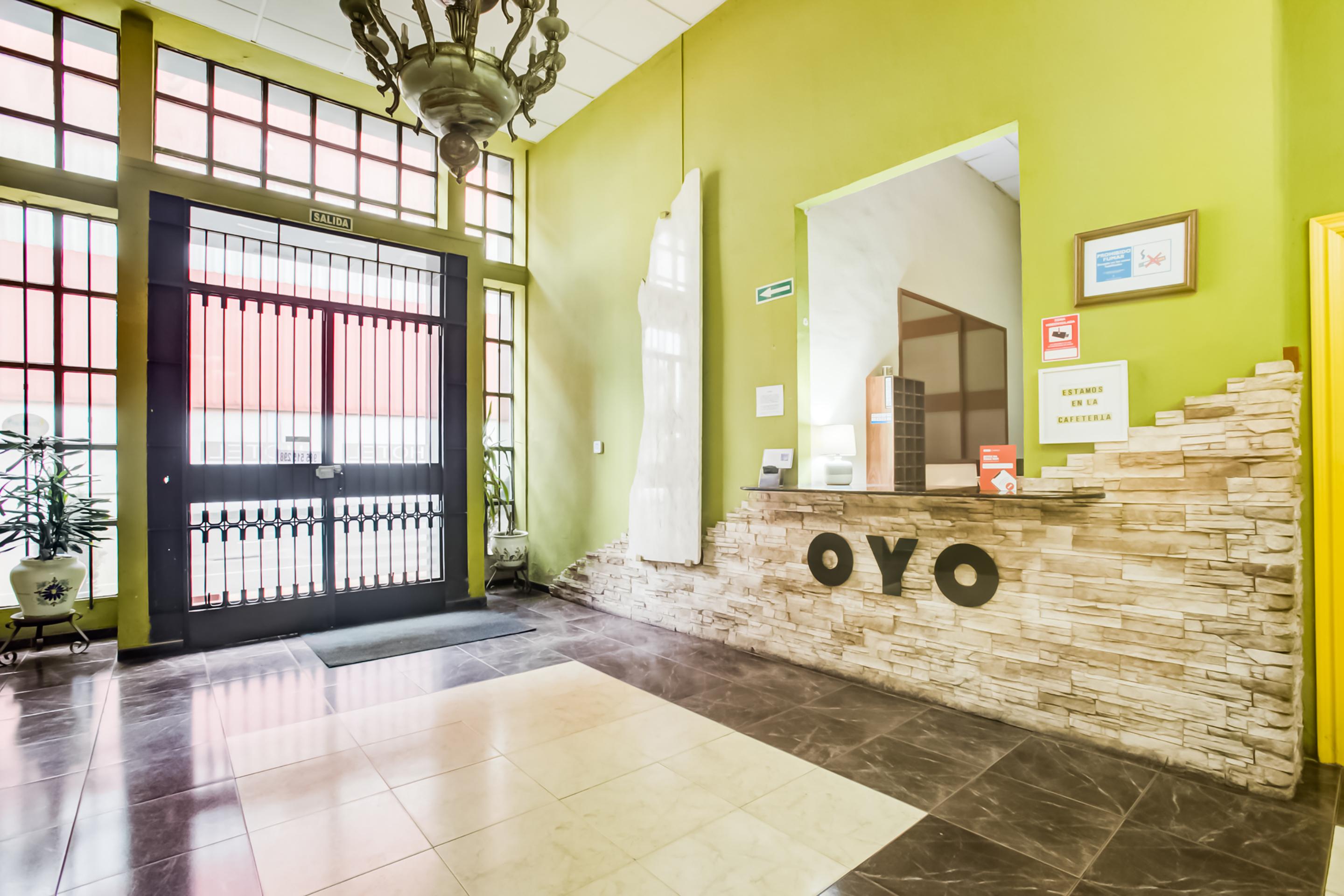 Oyo Hotel Parque Empresarial Αβιλές Εξωτερικό φωτογραφία