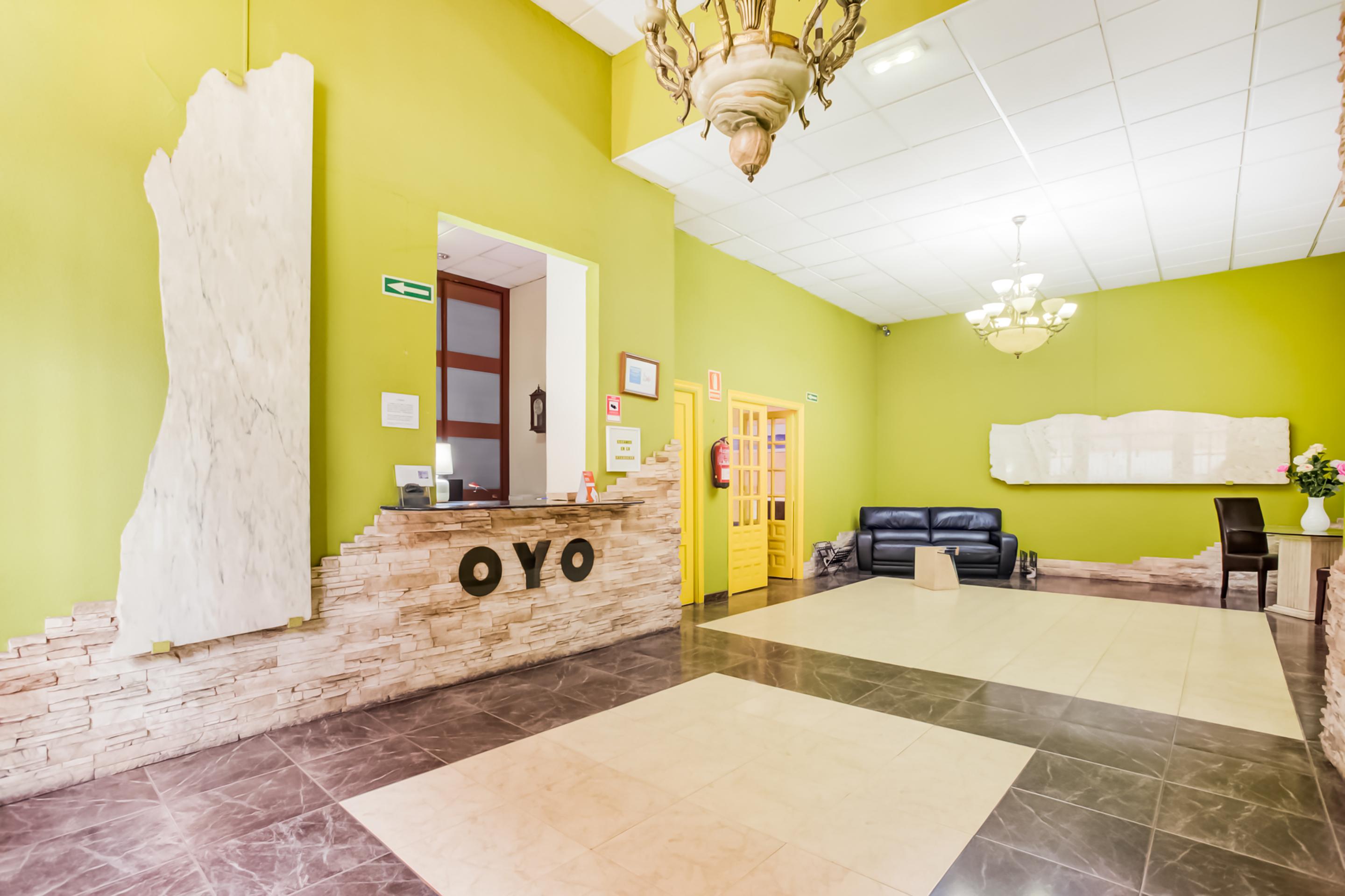 Oyo Hotel Parque Empresarial Αβιλές Εξωτερικό φωτογραφία